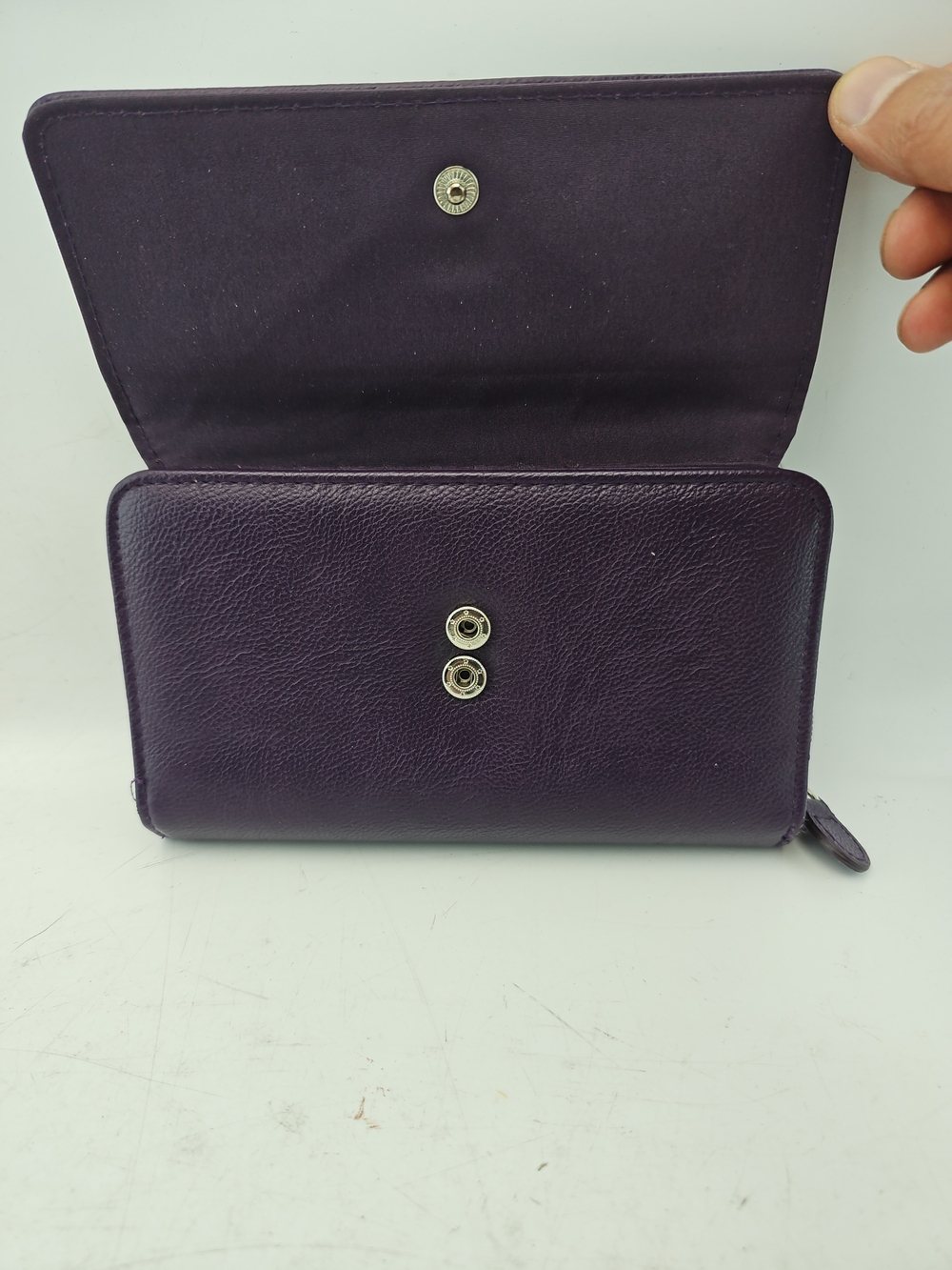Stylish Purple Leather Zip-Around Wallet - Picture 6 of 6